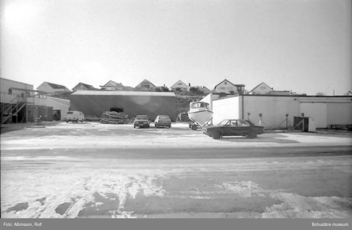 Enligt fotografens noteringar: "Olika vinklar på gamla Festabfabrikens läge på Fisketången."
Fototid: 1996-03-06.