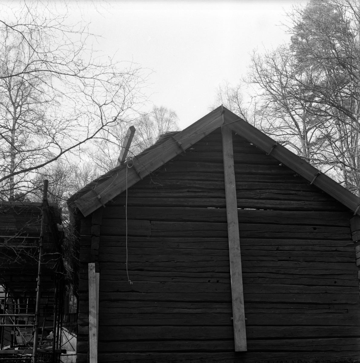 Friluftsmuseet, i Jönköpings stadspark, består av flera äldre byggnader till exempel soldattorpet, som flyttades från Linderås. Detta dokumenterades 1978-03-10.