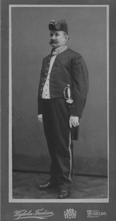Uniform för postmästare. Larsson, Per Emil, postmästare i Ockelbo.
