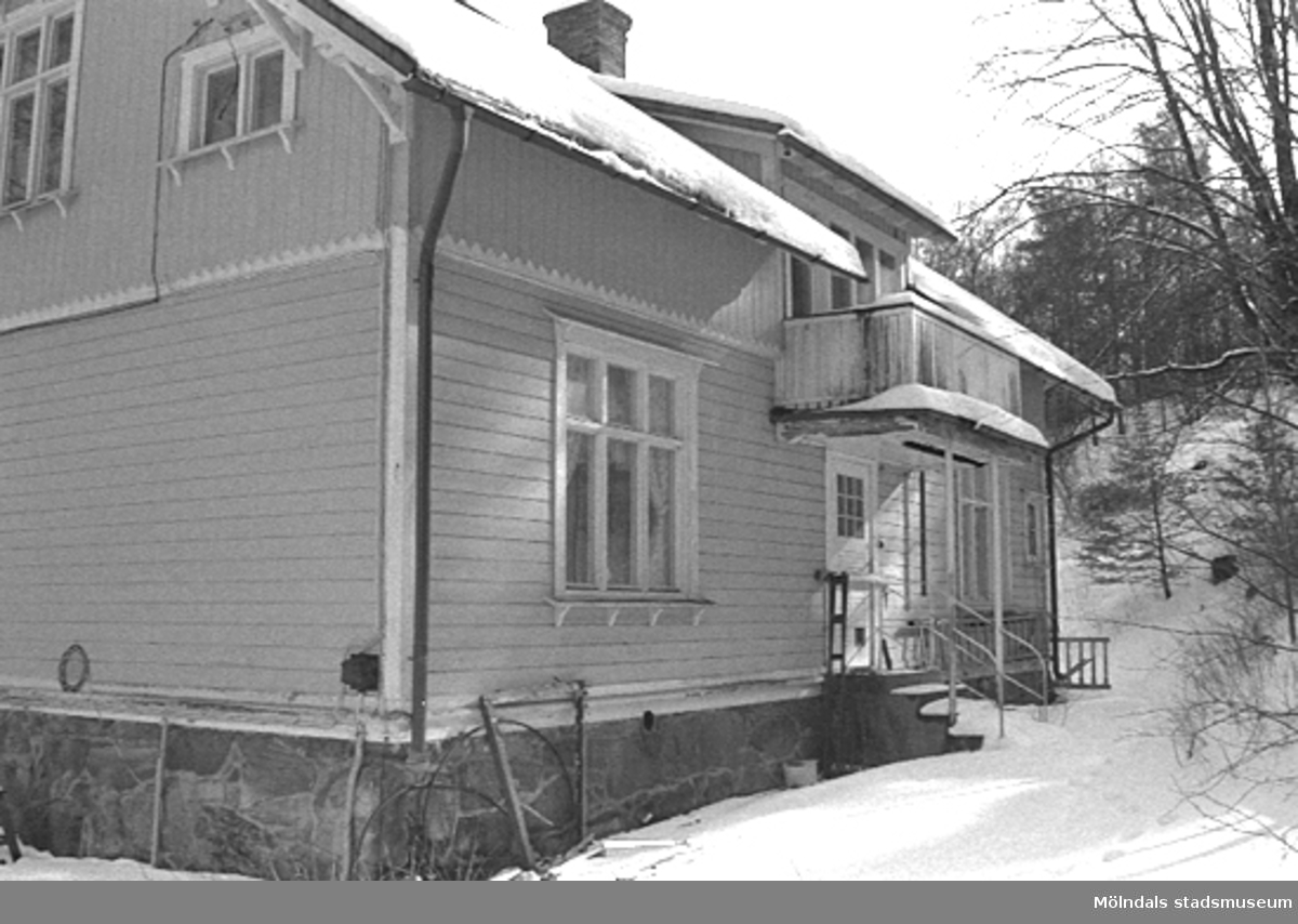 Villa Solbacken i Mölndal, väster om Krokslätts fabriker, april 1994.