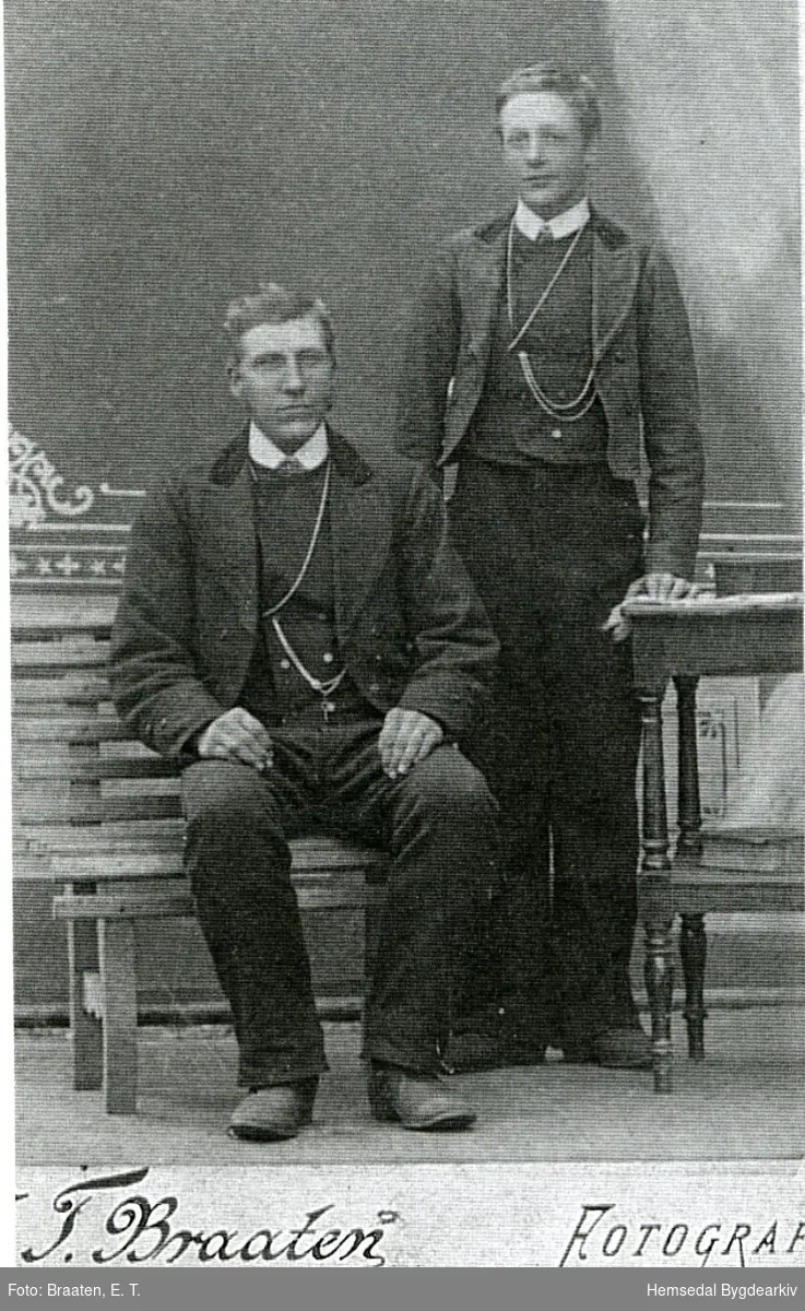 Frå venstre: Ivar Jegerhaugen og Erik Trøim (1871-1964) - båe frå Hemsedal