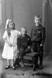 De tre eldste barna til distriktslege Sigurd Kulseng-Hansen,