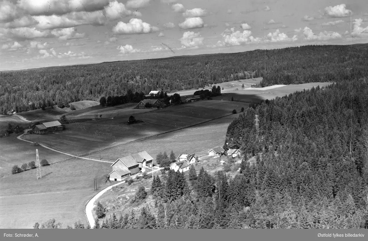 Lystvet gård  i Skiptvet, flyfoto 11. juni  1959.