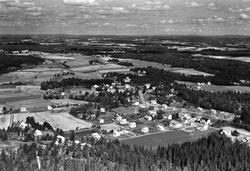 Oversiktsbilde fra Meieribyen i Skiptvet, flyfoto 11. august