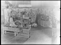 Kurvmøbler fra S. Brynildsen Kurvmaker. Utstillingsstand.
F