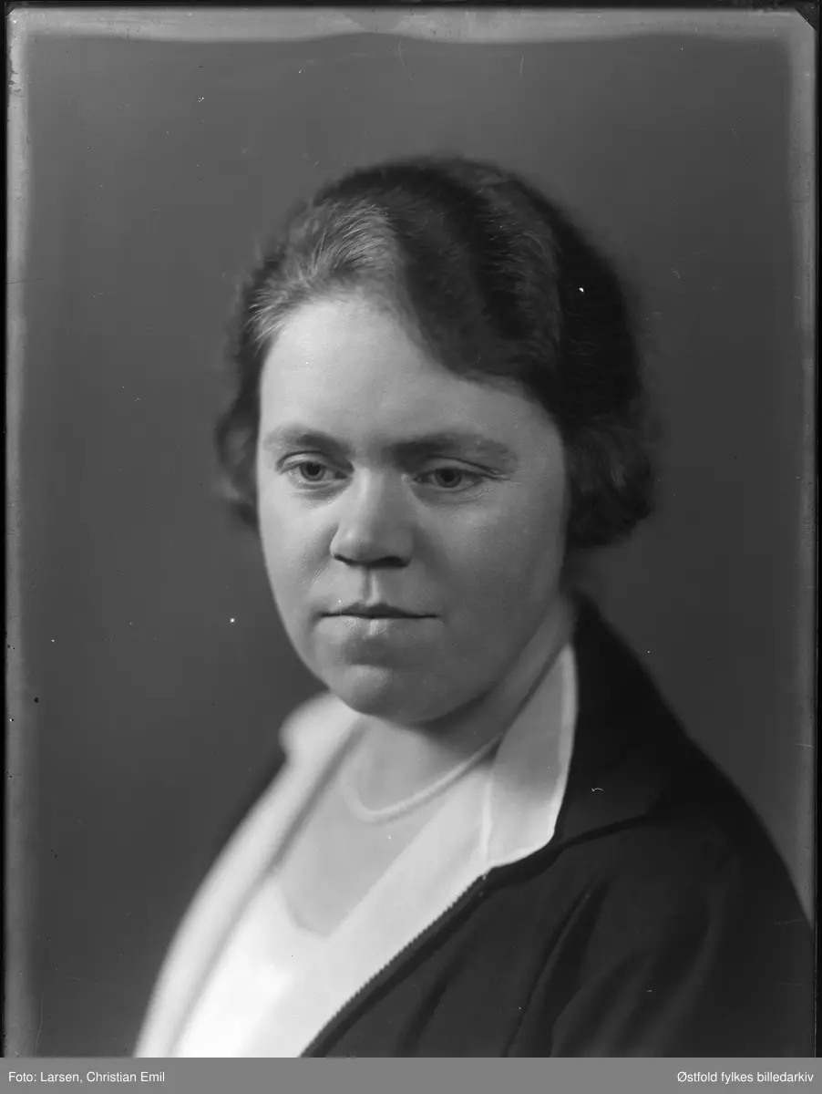 Portrett av ukjent kvinne.