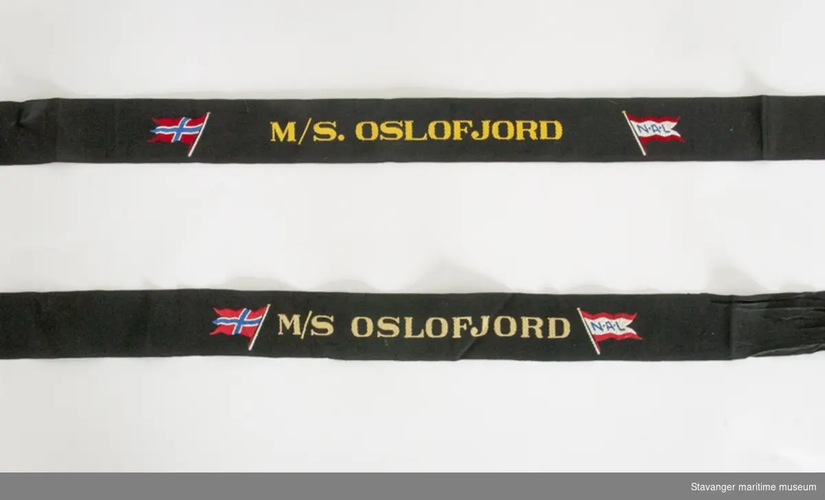 Svart silkesløyfe M/S Oslofjord, med det norske flagget og NAL flagget.