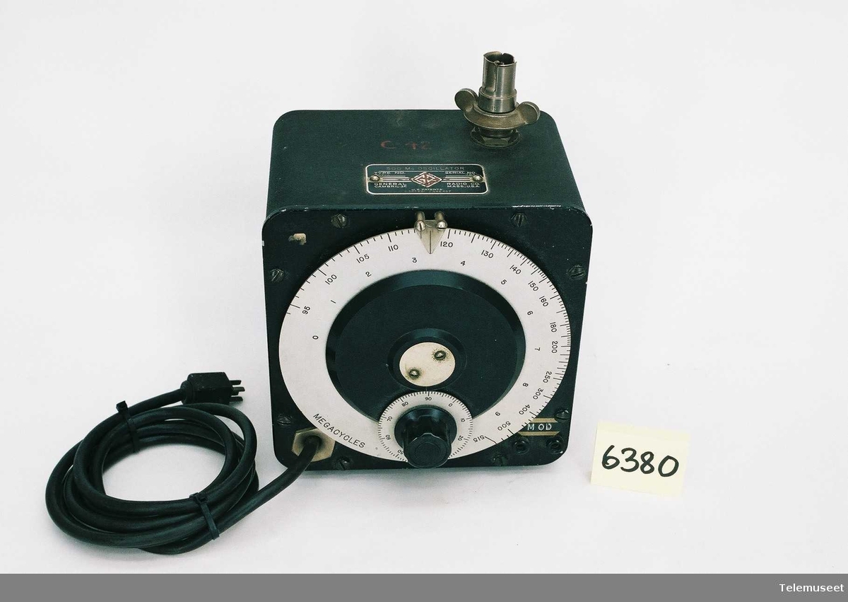 500 Mc oscillator. type 857-A serie nr. 784
US patent 2367 681  2548 457