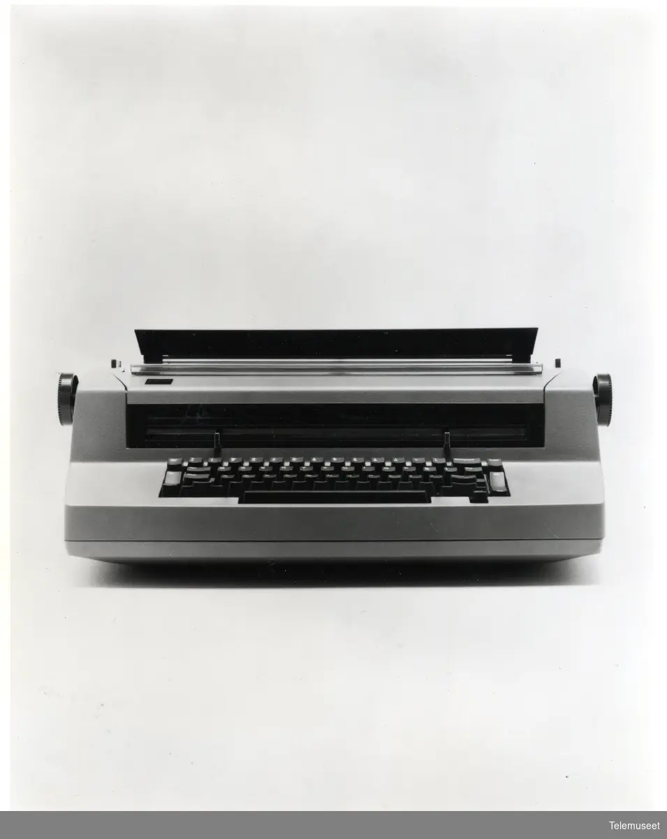 7.0 IBM - Fotogafier OP - Skrivemaskin - model 196