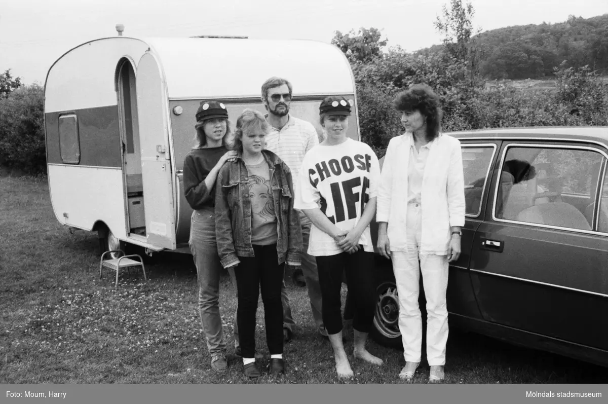 Åby camping i Mölndal tar emot sina första campare, år 1984.

För mer information om bilden se under tilläggsinformation.