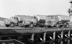 Annonsebilder. Nye tankbiler med logoen NOR på siden av tank