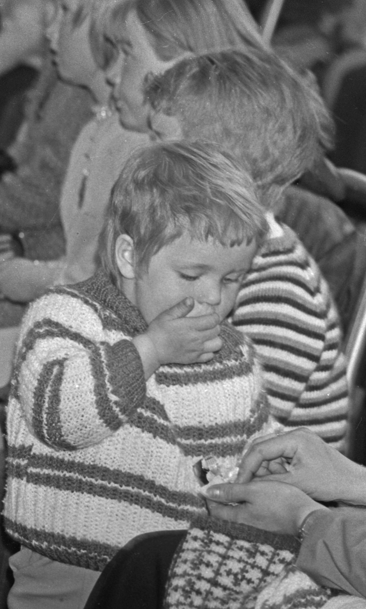 Barneteater i Aulaen.