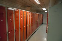 Garderobeskap i garderoben på Valhall QP.