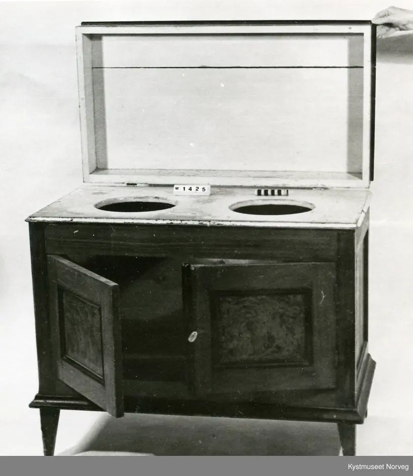 Ådret felt på sidene, lokket og dørene