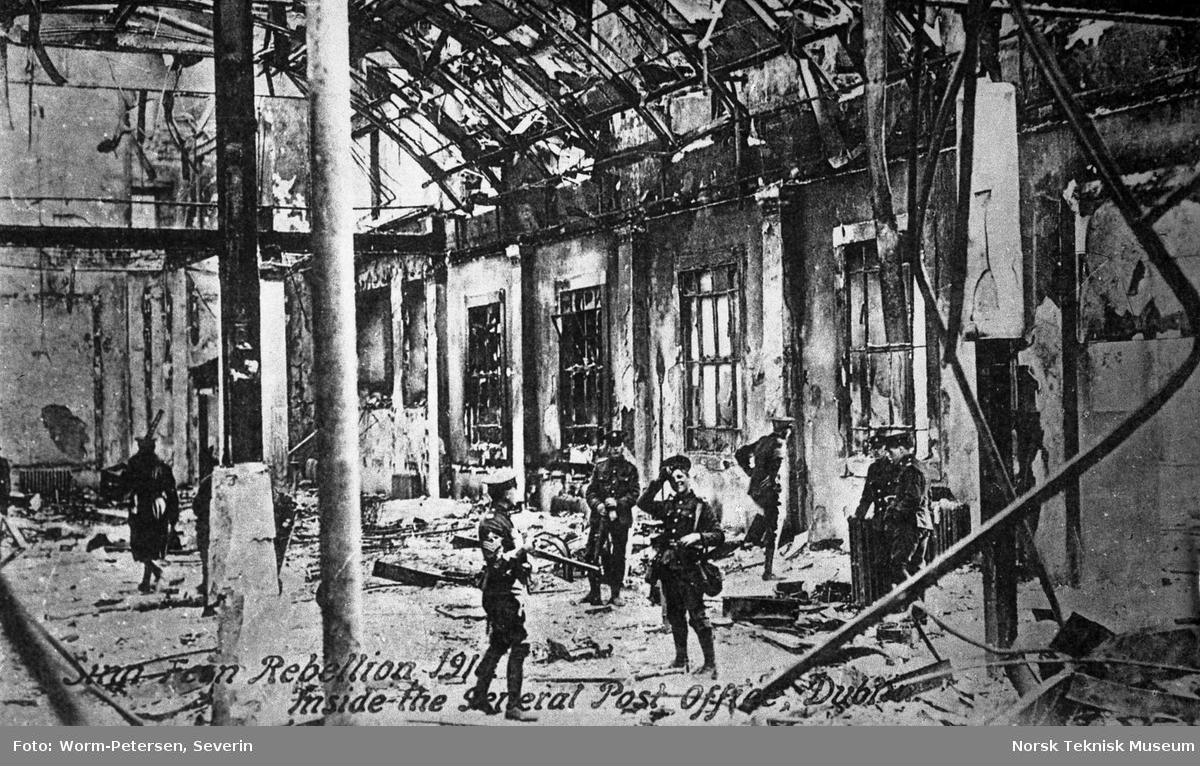 Sinn Feins opprør i 1916, bildet tatt inne i et utbrent postkontor i Dublin, Irland.