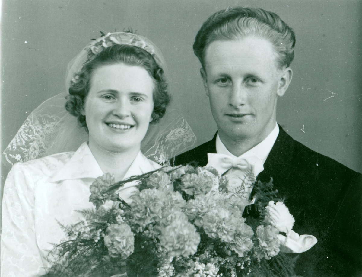 Brudebilde av Liv Bergheim Rust og Einar Rust.