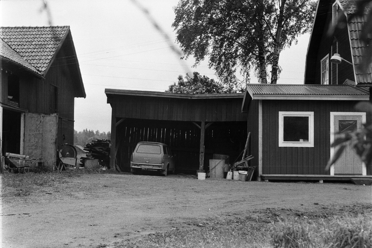 Uthus, vagnsskjul och bageri, Skuttunge by 2:11, Skuttunge bageri, Skuttunge socken, Uppland 1976