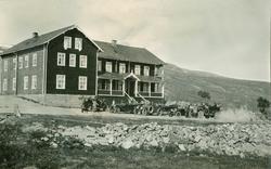 Biler utenfor Grotli Hotel 1925