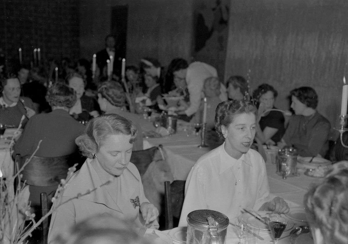 Middagsselskap i Kunstindustrimuseet og Handelsstandens Hus