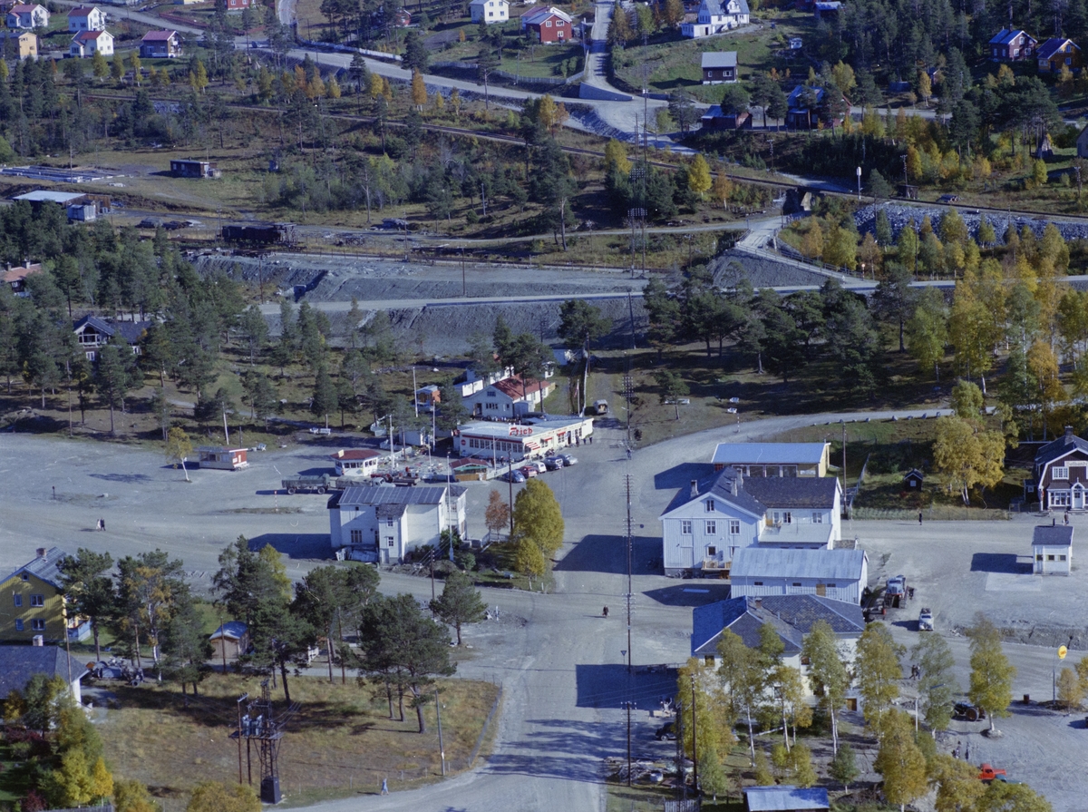 Flyfoto,bebyggelse, Dombås. Frichgården midt i bildet.