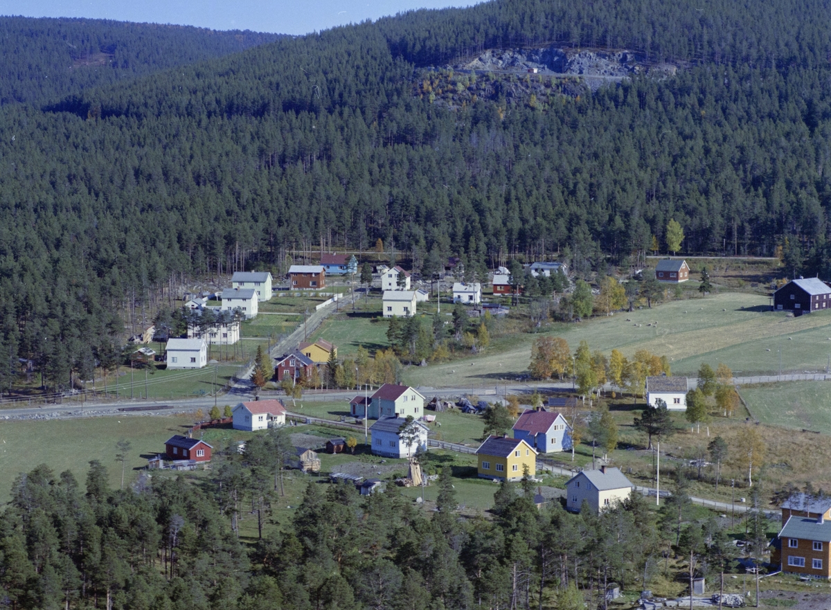 Flyfoto, bebyggelse,boligfelt nordlig kant av Dombås. Bildet nevnt som Bekkelund