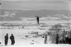 Lillehammerrennene. Gamle Lysgårdsbakken 1928.
Lysgård i ba
