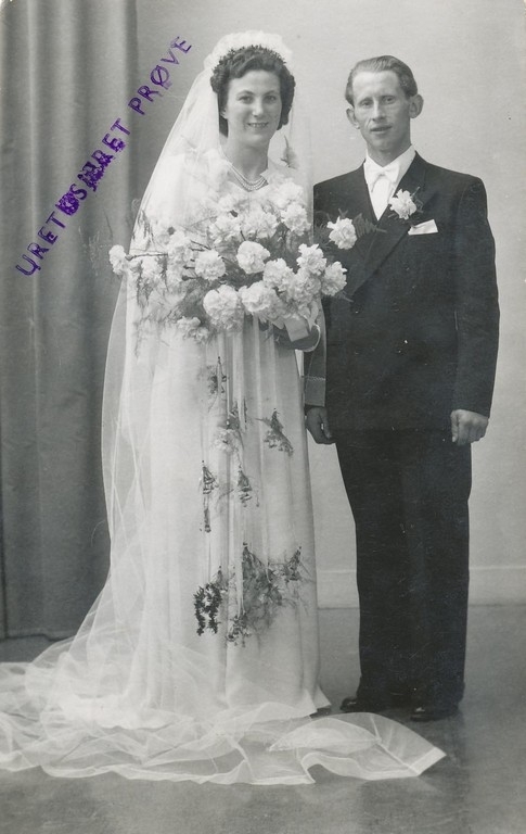 Brurebilde av Klara f. Nygård og Johannes Egeland. Dei gifta seg 20. mai 1951