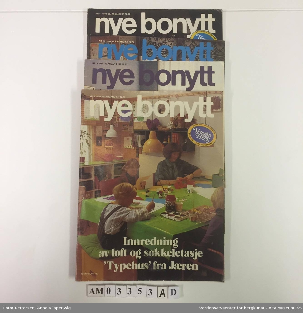 Heftet magasiner i fargetrykk.

1979: nr. 11
1980: nr. 1-2, 4, 8.