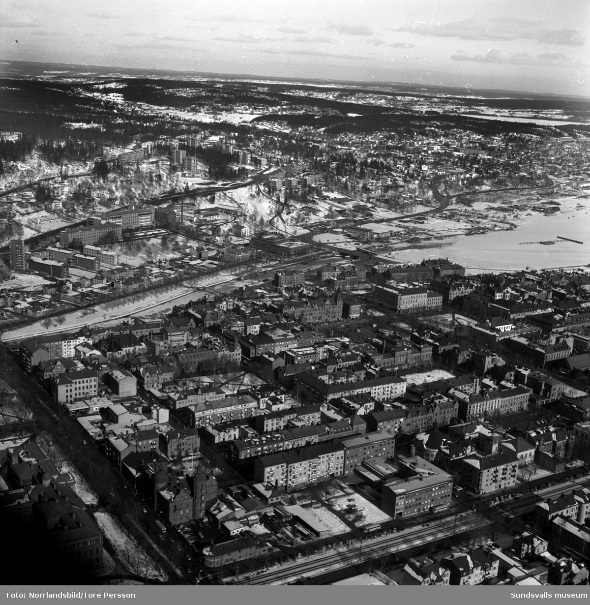 Flygfoto över Stenstaden och Norrmalm.
