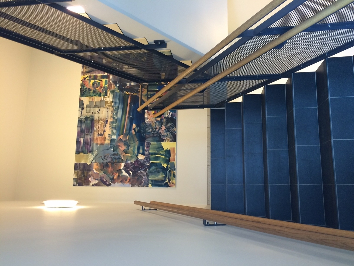 Motivene til Wager er ofte hentet fra den private sfæren i form av et familieselskap, en hverdagsmiddag eller et møte med en venn i Dublin.