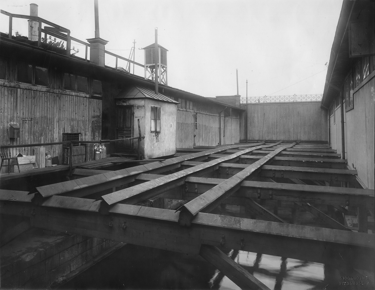 Stockholms Sluss. Interiör av bazarbyggnaden vid Karl Johans torg, 1916.
