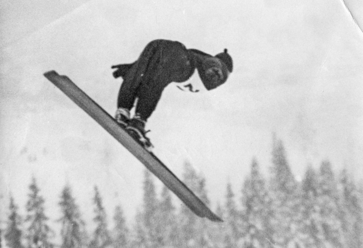 Kongsberg athlete Birger Ruud in skijumping competition