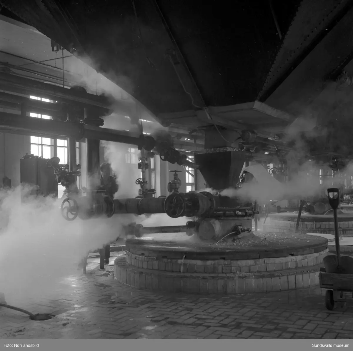 Interiörbilder från Svartviks sulfitfabrik.