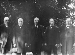 Gruppebilde, fra venstre: Nils S. Hiorth, H. Ellingsen, Sven