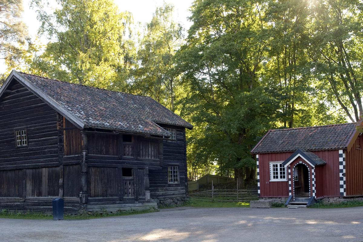 Ylistua og Cappelenstua i Telemarkstunet