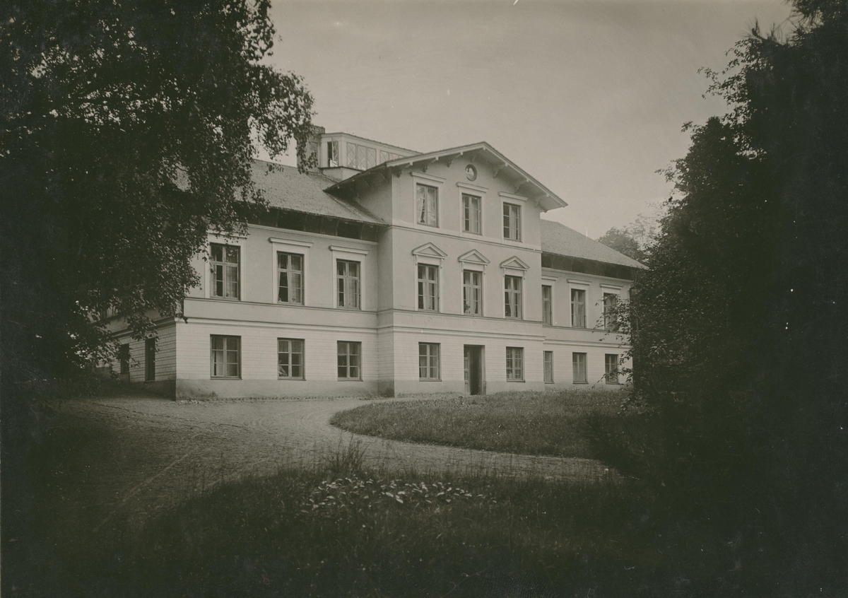 Binga, Stora Binga i Hossmo socken. Fotografi på brun kartong . Bilden publicerad i Kalmar-Torsås Järnväg 1899-1924 s 109.