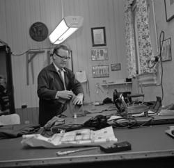 Nationaltheatret bak kulissene. .Serie med fotografier fra t