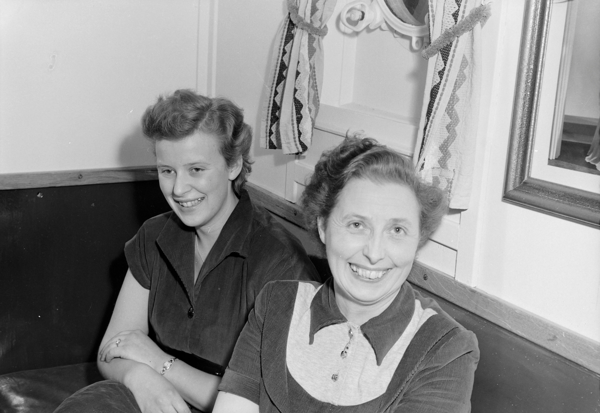 Berg skoles adoptivskip Sibris. Elever besøker båten.