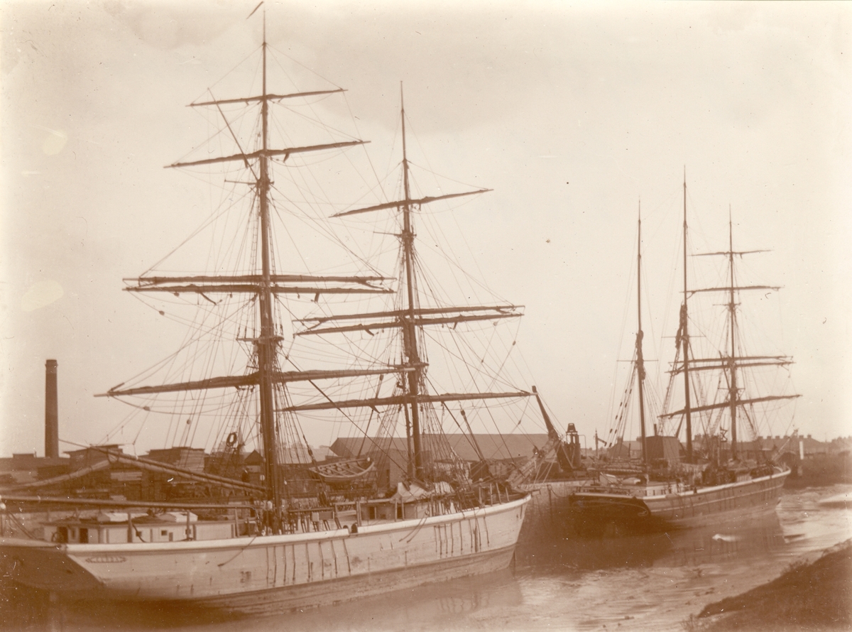 Gerda, 211 ton, byggd i Gävle 1869 och Lily av Oscarshamn, 270 tonn, byggd Grimstad 1868, ex "Freidig".