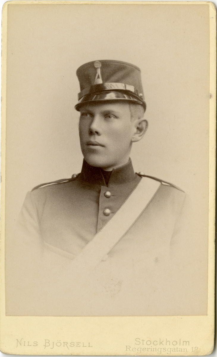 Porträtt av Bertil Lilliehöök, löjtnant vid Svea artilleriregemente A 1.
