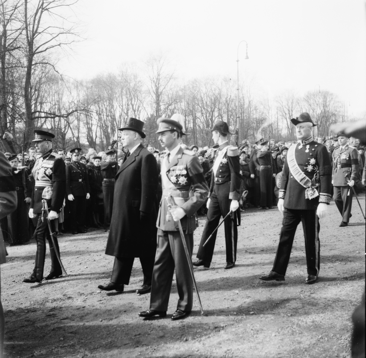 Vardens arkiv. "Kronprinsesse Märthas gravferd" 21.04.1954