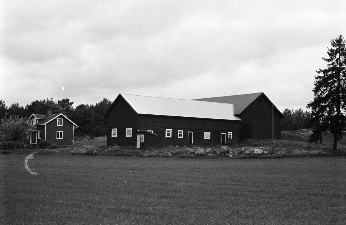 Ladugård, Öster-Edinge 4:12, Tuna socken, Uppland 1987