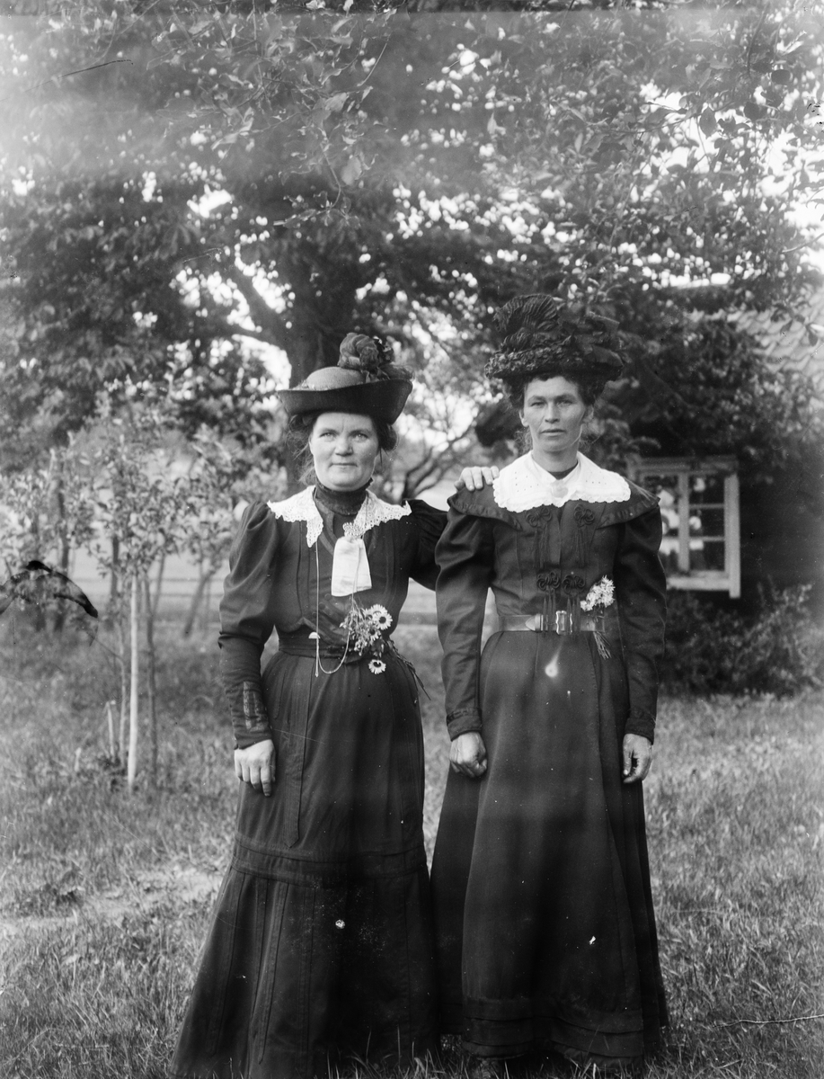 "Jenny och Hilma Ekblom Altuna", Uppland 1918