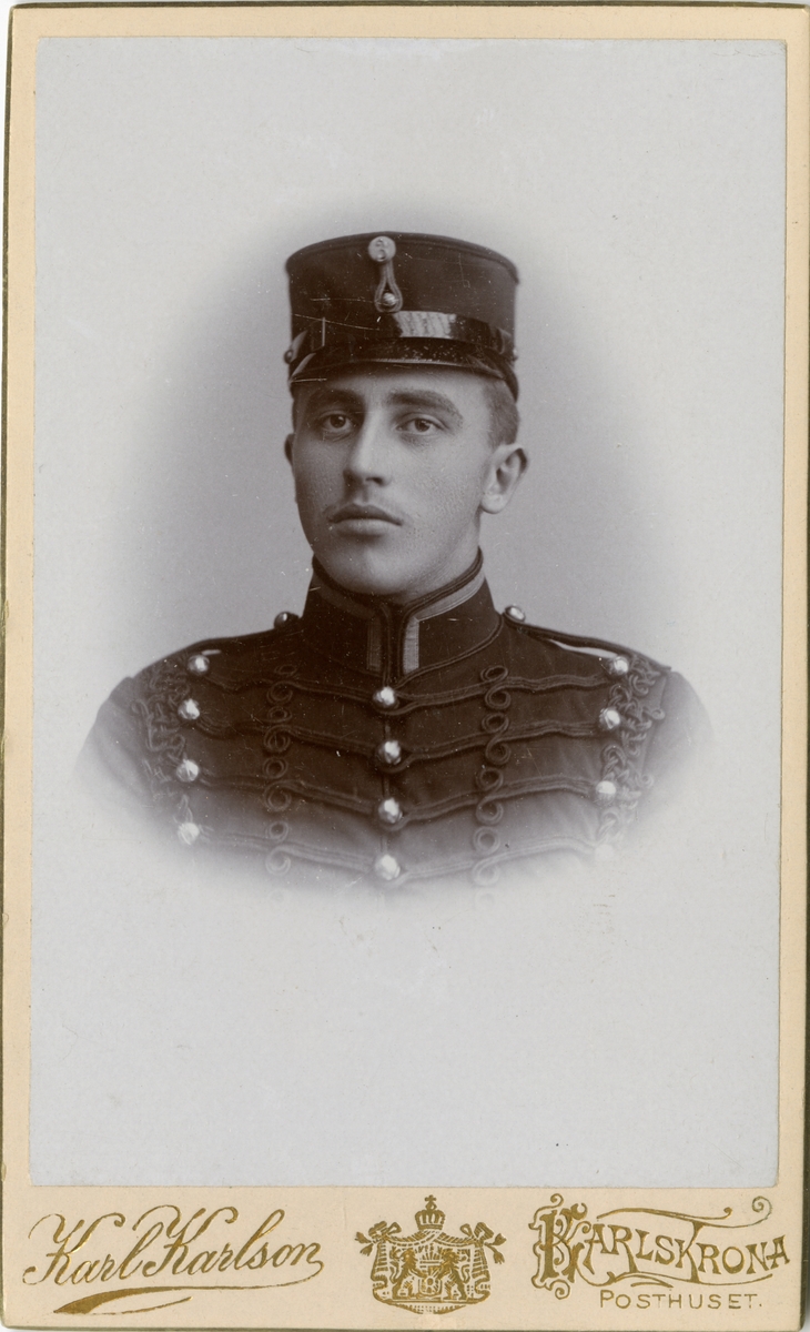 Porträtt av Carl Gösta Victor Norrman, underlöjtnant vid Norra skånska infanteriregementet I 24.
