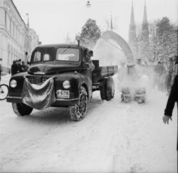 Vardens arkiv. "Snøfreser i aksjon i Skiens gater"  18.02.19