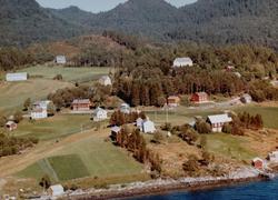 Flyfoto fra Gyl i Tingvoll kommune. Bildet er datert 30. jul