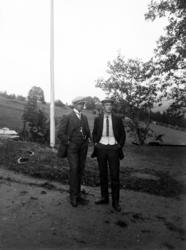 To unge menn, trolig familie eller slekt av Sverdrupfamilien