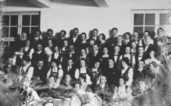 Skadet foto/negativ glassplate, med foto trolig fra et jubil