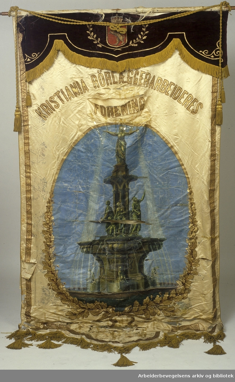 Rørleggernes fagforening, Oslo.Stiftet 17. desember 1884..Forside..Fanetekst: Kristiania Rørlæggerarbeideres forening