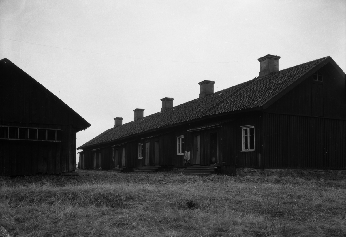 Sista kvarstående nödbostaden vid Karlagatan på Herrhagen av de som uppfördes efter branden 1865. Revs på 1930-talet.